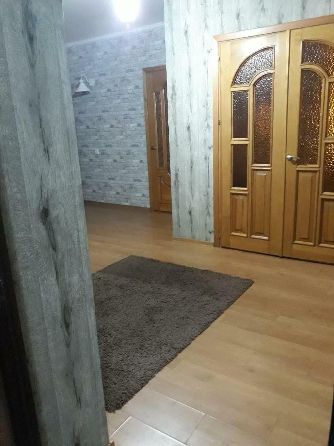 Large 2-Bedroom Apartament In The Center 基希讷乌 外观 照片